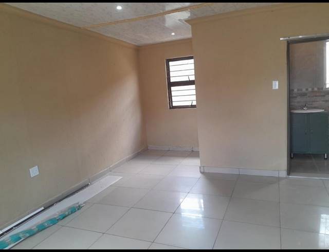 1 BEDROOM PROPERTY TO RENT IN NALEDI